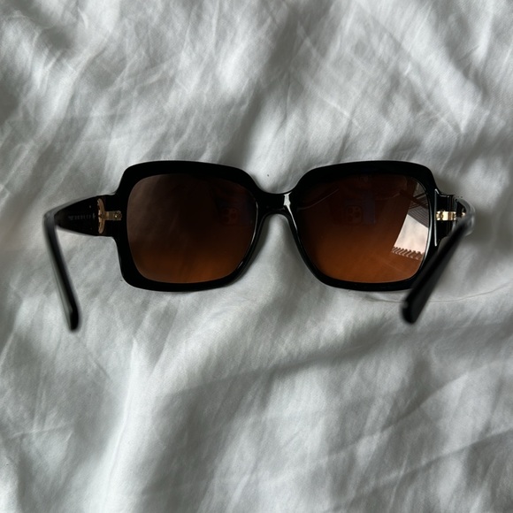 Tory Burch Sunglasses | Barely Used - Picture 4 of 7